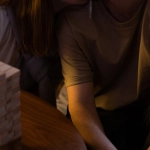 Игровой процесс Sweet Bonanza с фруктами и сладостями на экране